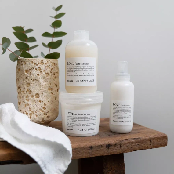 Zestaw Davines Essential Haircare LOVE CURL podkreślająca skręt włosów odżywka 2 x 250 ml