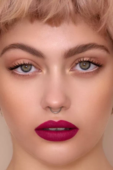 Pomadka Andreia Professional Kissproof 03 Deep Magenta matowa o pełnym kryciu w płynie 8 ml