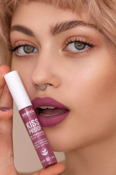 Pomadka Andreia Professional Kissproof 04 Pink Bouquet matowa o pełnym kryciu w płynie 8 ml